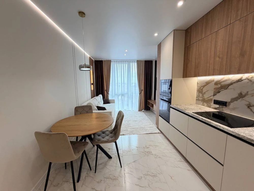 Urgent! 1-room apartment with renovated