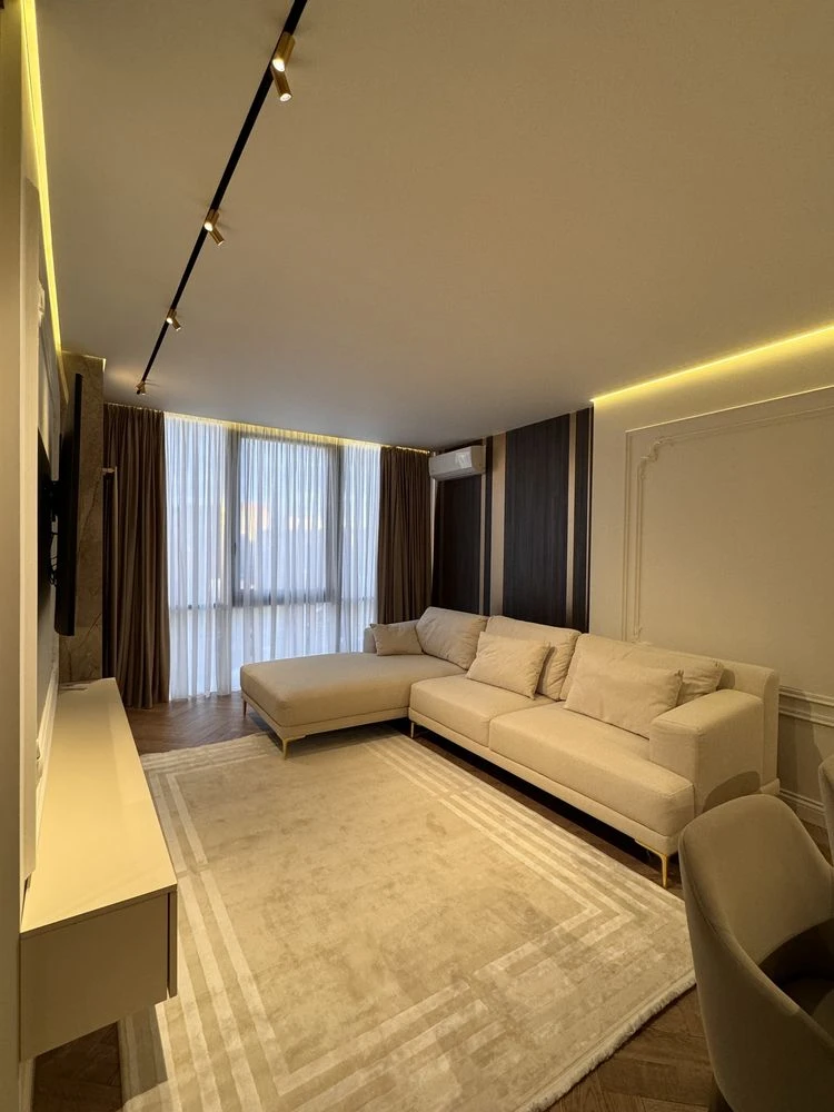 Luxury 2-bedroom apartment + kitchen/living room in Crystal Residence