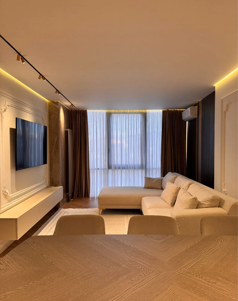 Luxury 2-bedroom apartment + kitchen/living room in Crystal Residence