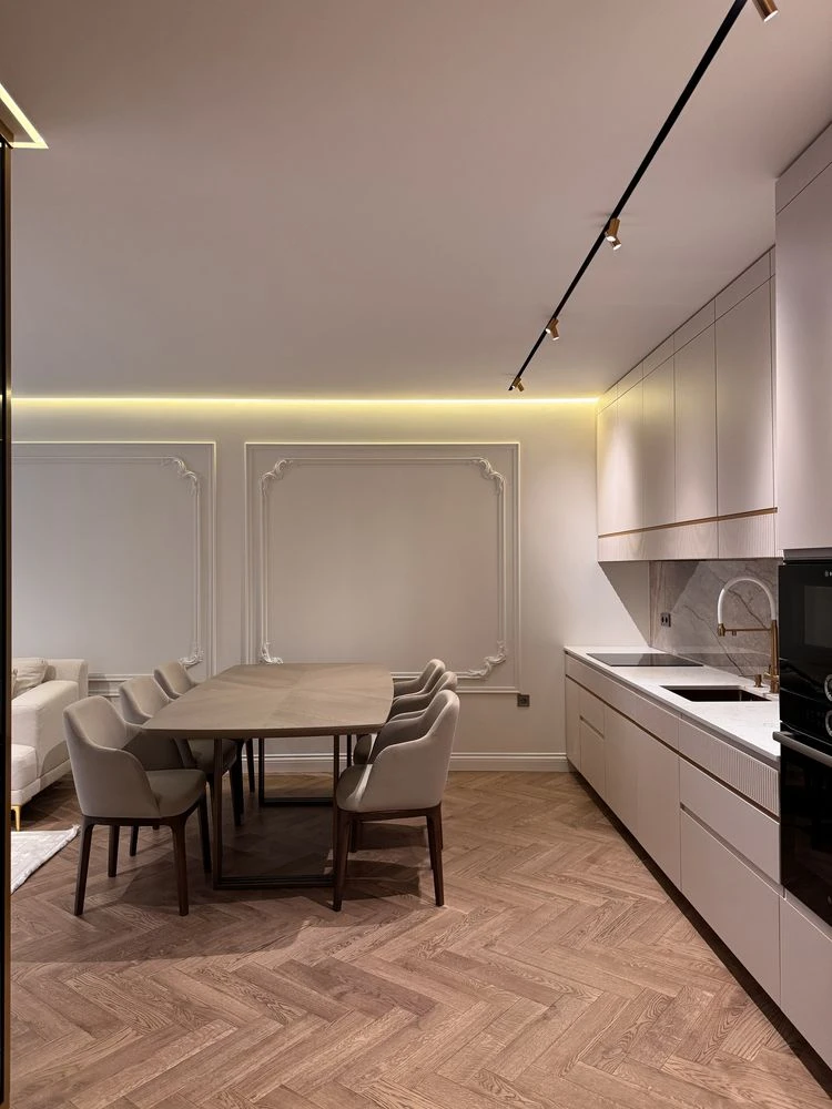 Luxury 2-bedroom apartment + kitchen/living room in Crystal Residence
