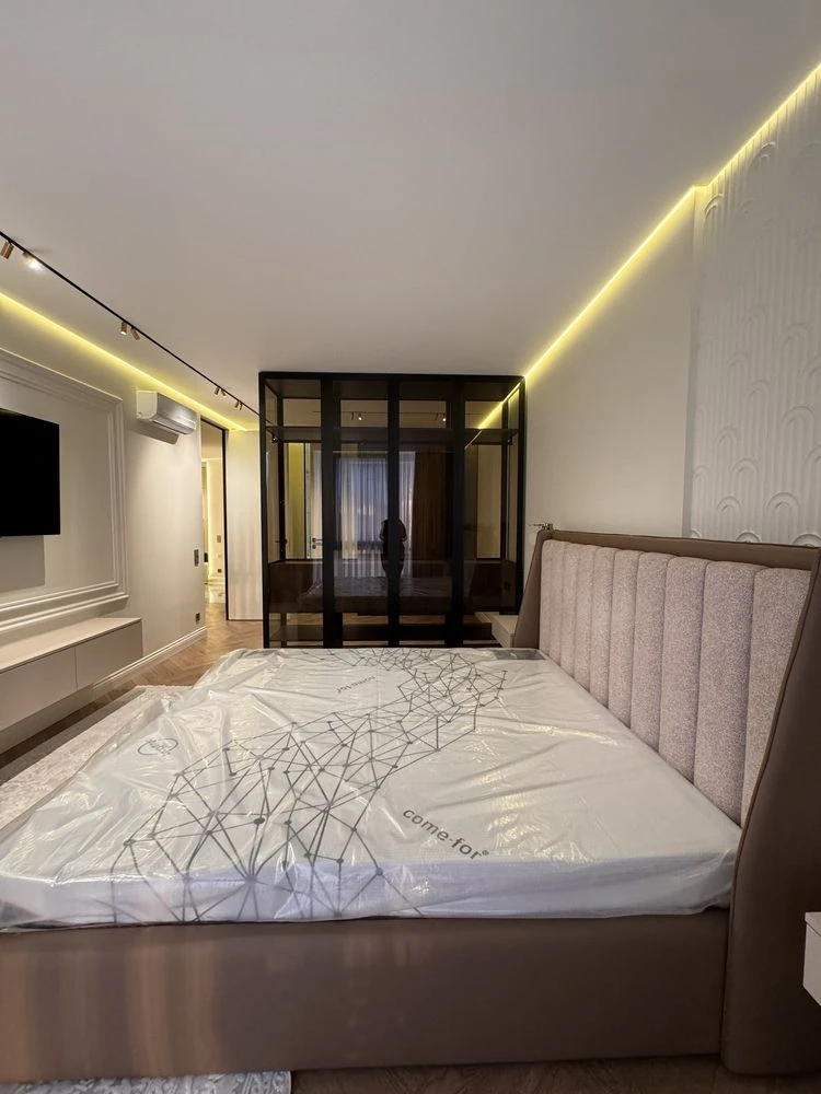 Luxury 2-bedroom apartment + kitchen/living room in Crystal Residence