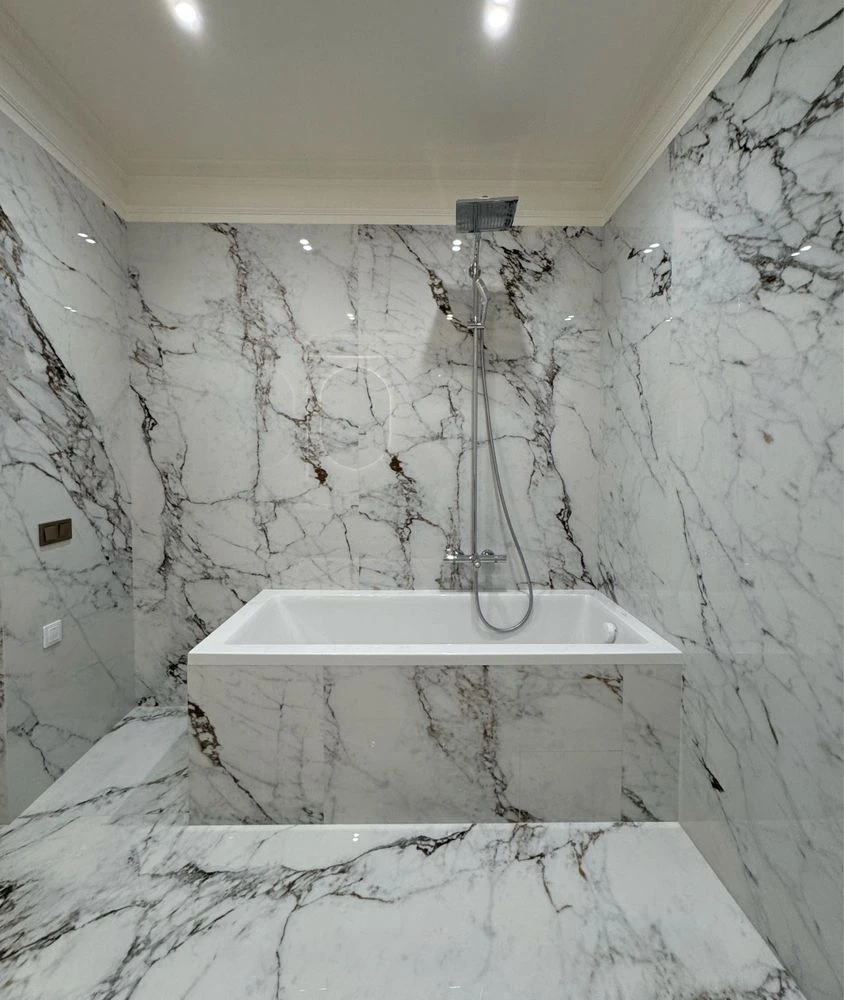 Luxury 2-bedroom apartment + kitchen/living room in Crystal Residence