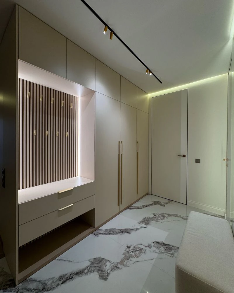 Luxury 2-bedroom apartment + kitchen/living room in Crystal Residence