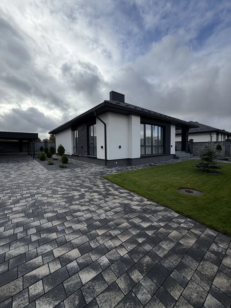 House for sale in Red Mountains! Very good, quality renovation