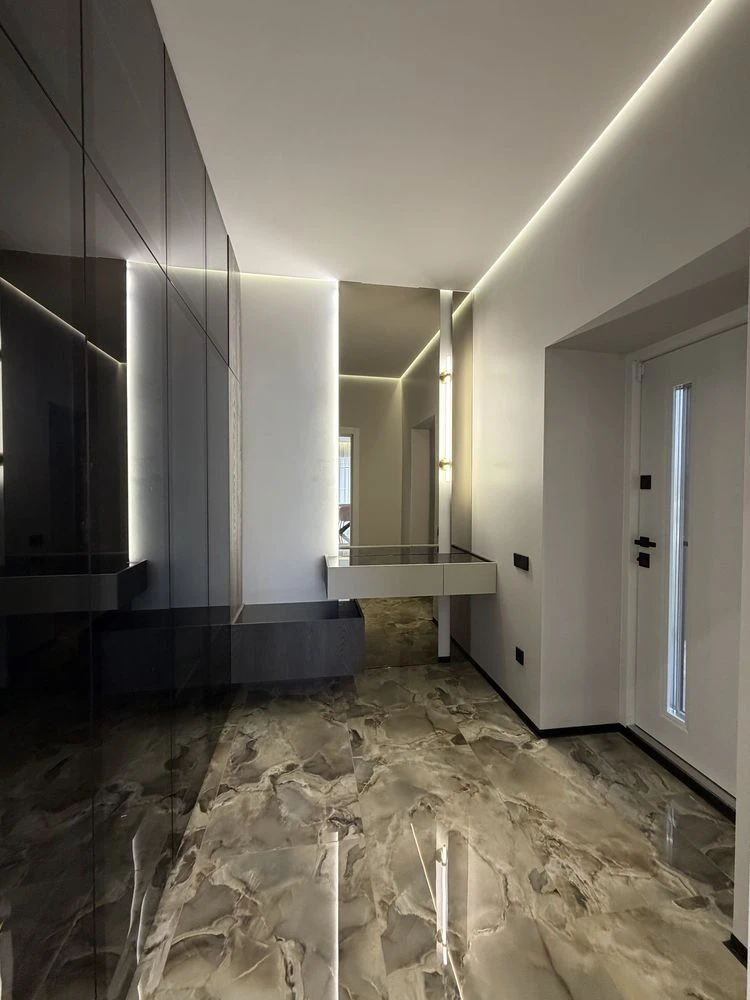 House for sale in Red Mountains! Very good, quality renovation