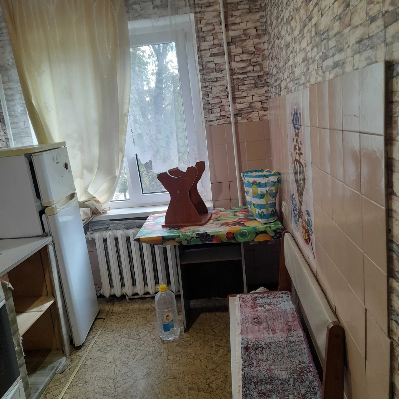Продаю 2к\к. ул. Космонавтов ост. Космос.