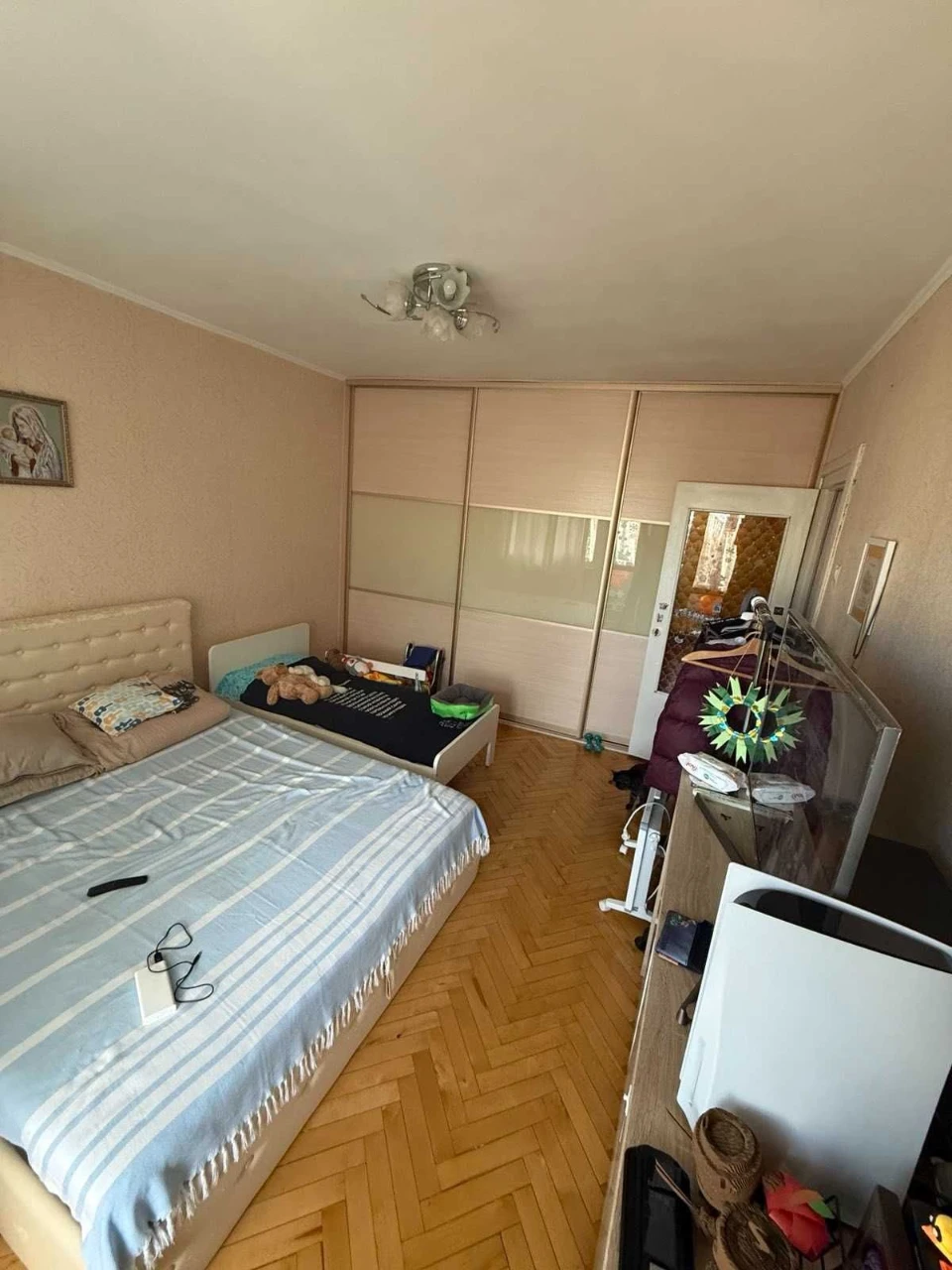 Продажа 2-комнатной квартиры, улица Червона Калина, 75000 долларов США, возможен торг