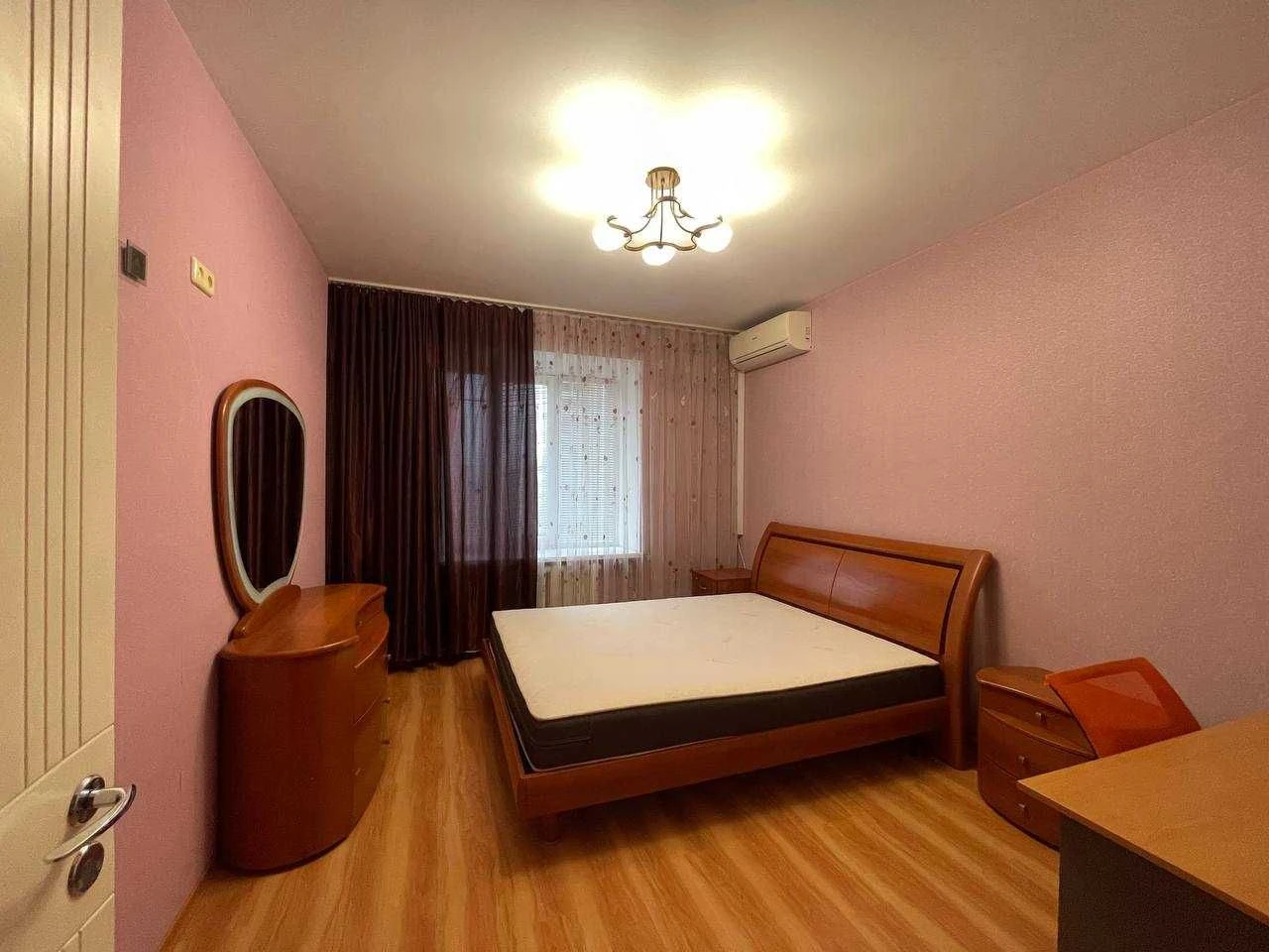 Продаж 3-кімнатній квартири на вулиці Ахматової 33, Позняки