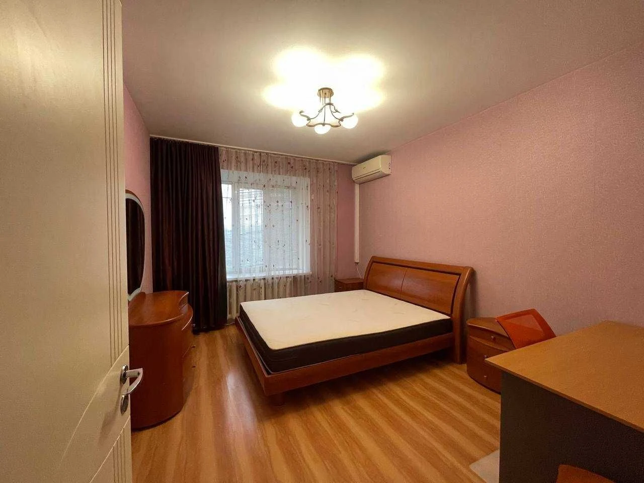 Продаж 3-кімнатній квартири на вулиці Ахматової 33, Позняки
