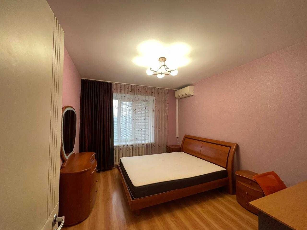 Продаж 3-кімнатній квартири на вулиці Ахматової 33, Позняки
