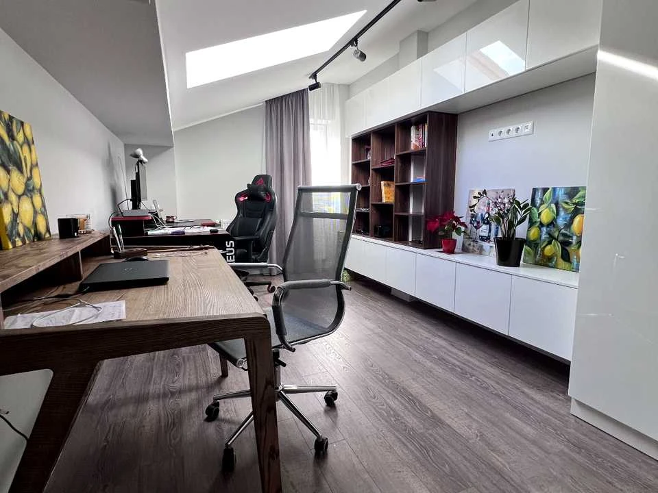 Apartment. Ivano-Frankivsk, Vysochana st.