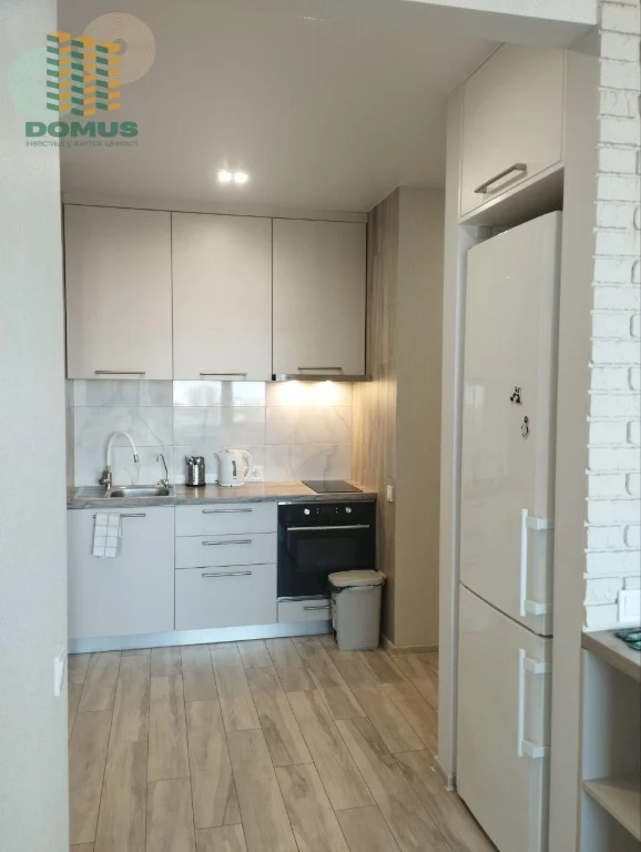 I will sell 1 room Railway Station Center Residential Complex 34 Zhemchuzhina! Repair, furniture