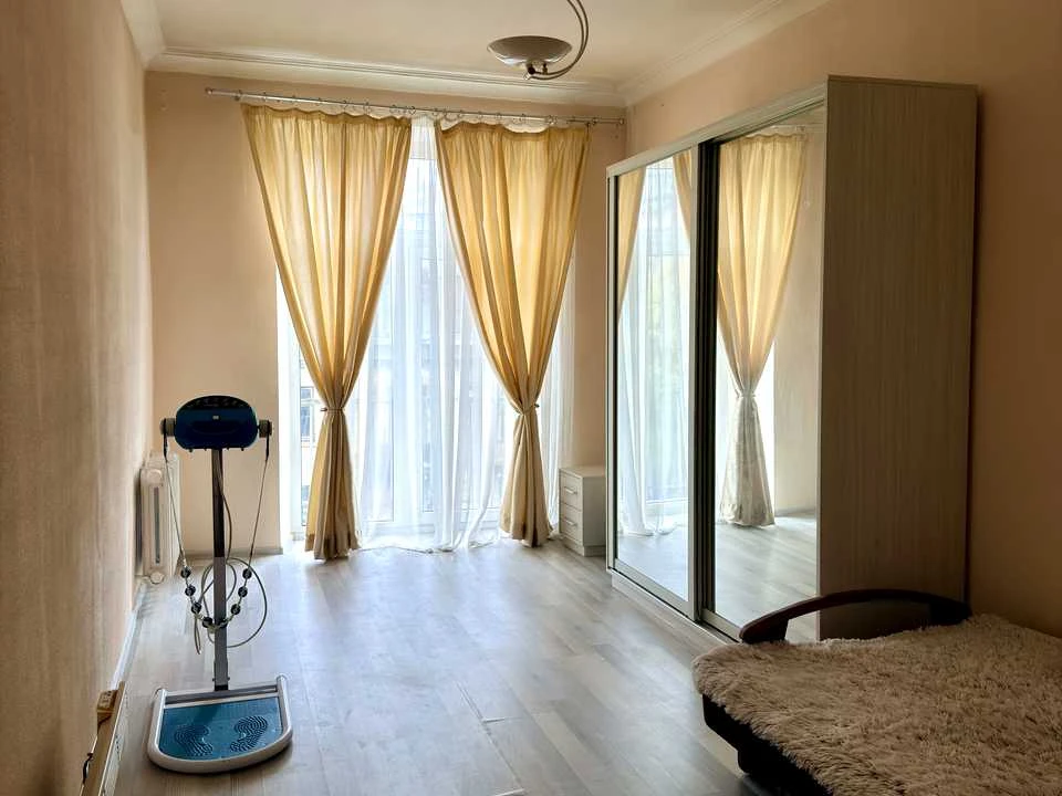 Apartment. Mechnikova st.