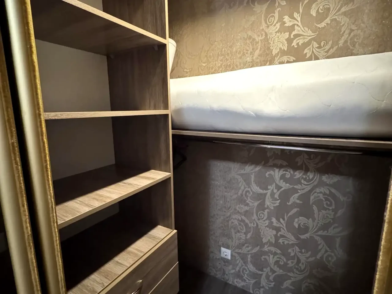 Rent 1-bedroom apartment 49 sq.m. 16/17 floor