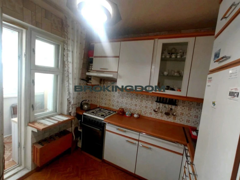Продаж 3-кім. кв. вул. Автозаводська 93, Оболонь