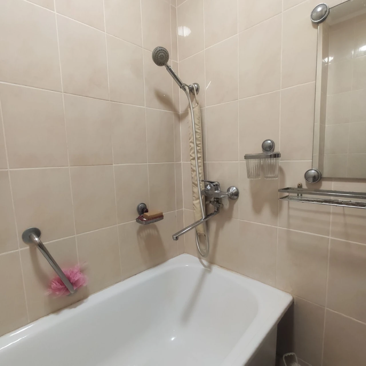 For Sale by Owner, NO Commission, 1-bedroom apartment, 38 sq m, 2nd floor, GAS
