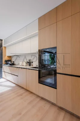 Sale of a new apartment 119 sq m, French Quarter 2, Entrance