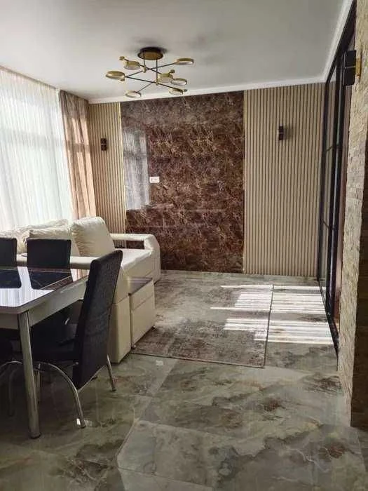Евродвушка 43 м² с дизайнерским ремонтом! Квартира с мебелью