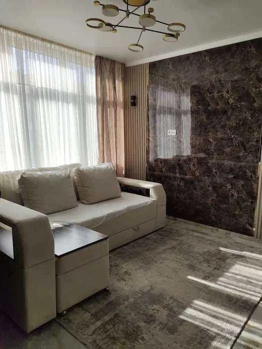 Евродвушка 43 м² с дизайнерским ремонтом! Квартира с мебелью
