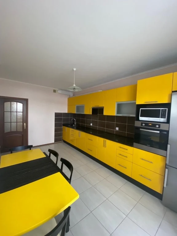 Height, comfort, and light – no view is better in the city!