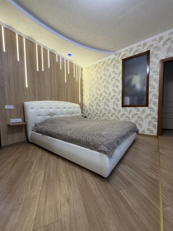 3-bedroom apartment 77 sq m with land and garage in