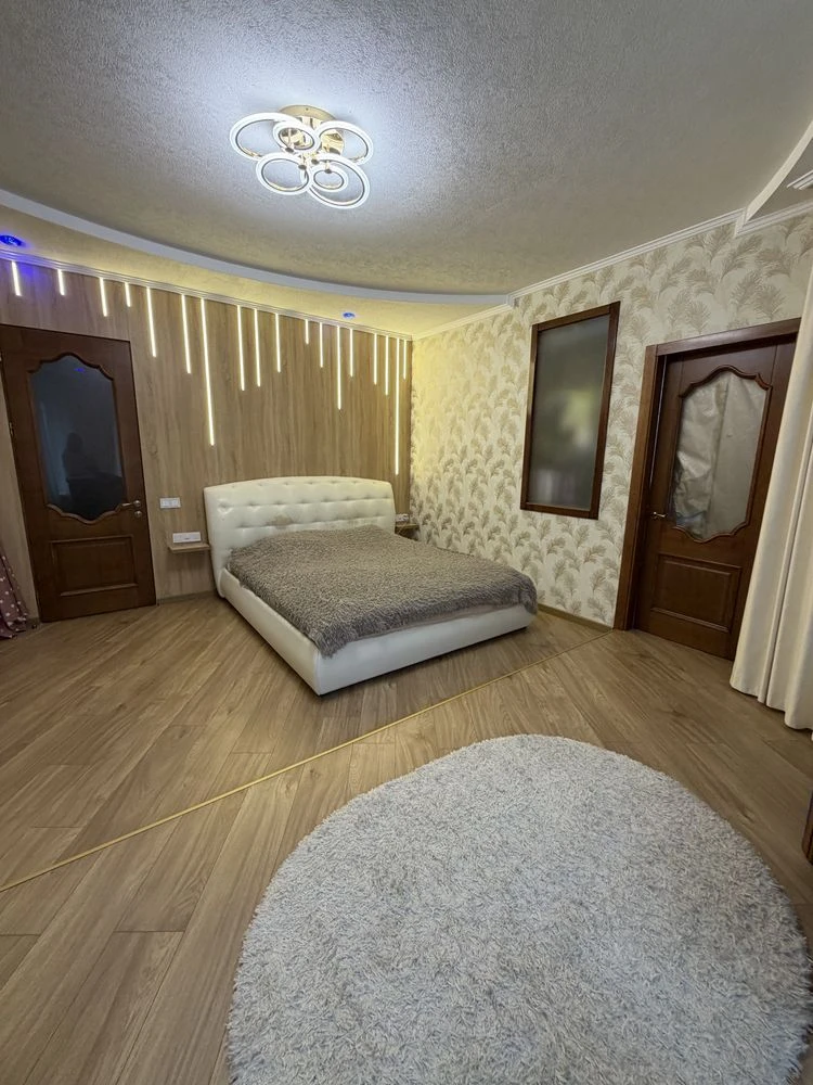 3-bedroom apartment 77 sq m with land and garage in