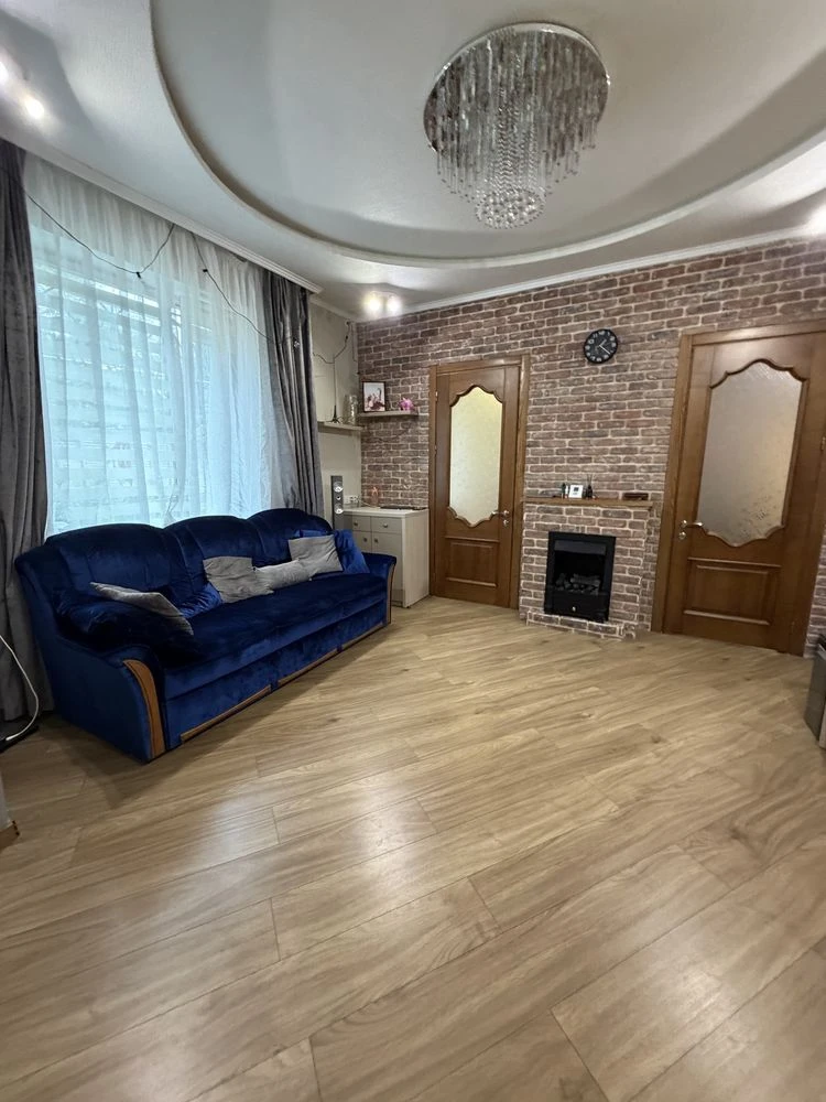 3-bedroom apartment 77 sq m with land and garage in