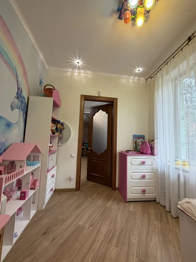 3-bedroom apartment 77 sq m with land and garage in
