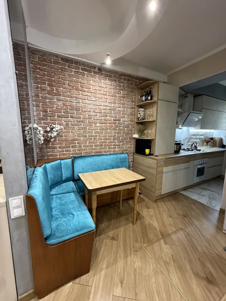 3-bedroom apartment 77 sq m with land and garage in