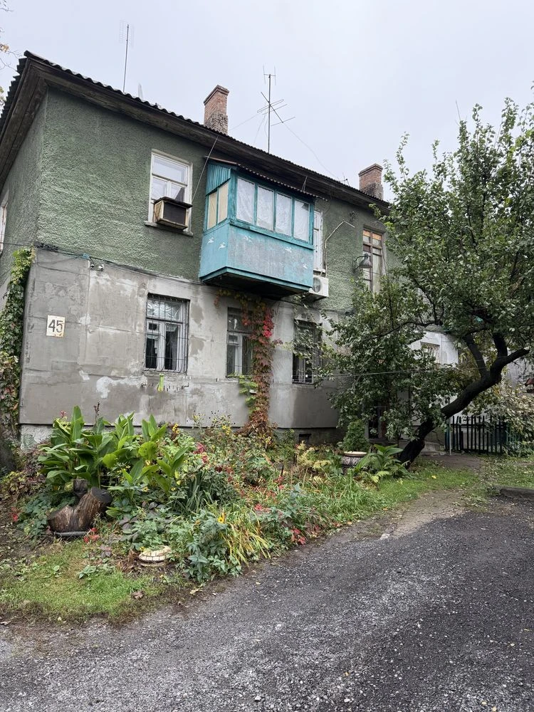 3-bedroom apartment 77 sq m with land and garage in