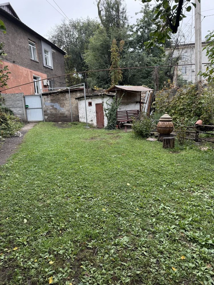 3-bedroom apartment 77 sq m with land and garage in