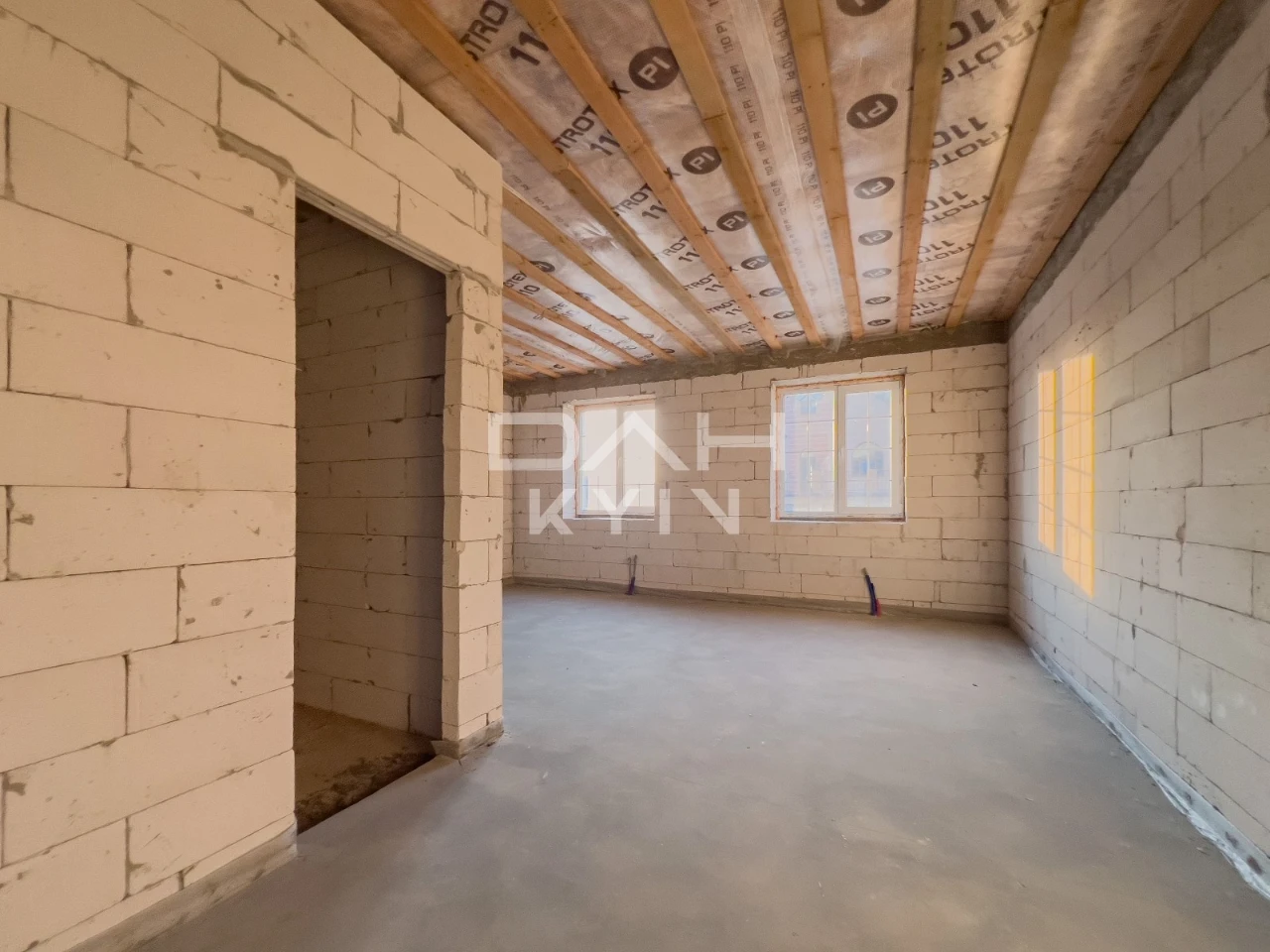 Townhouse 134 m² + 50 m², in Kyiv, dead-end street, near ЖК