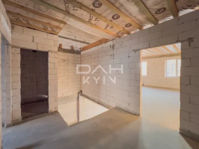 Townhouse 134 m² + 50 m², in Kyiv, dead-end street, near ЖК