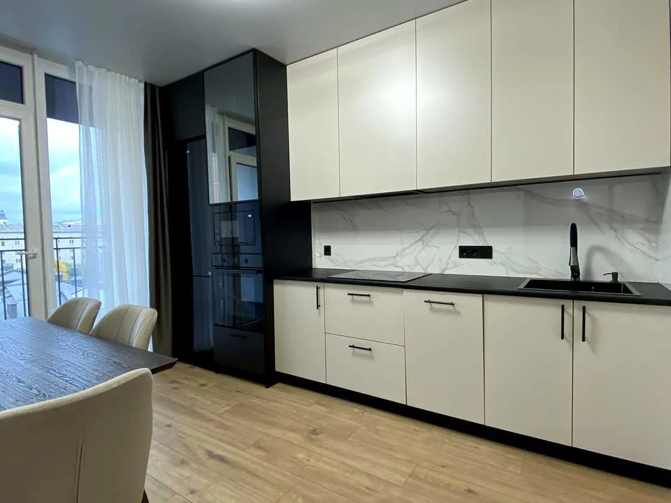 Apartment. Ivano-Frankivsk, Belvederska st.
