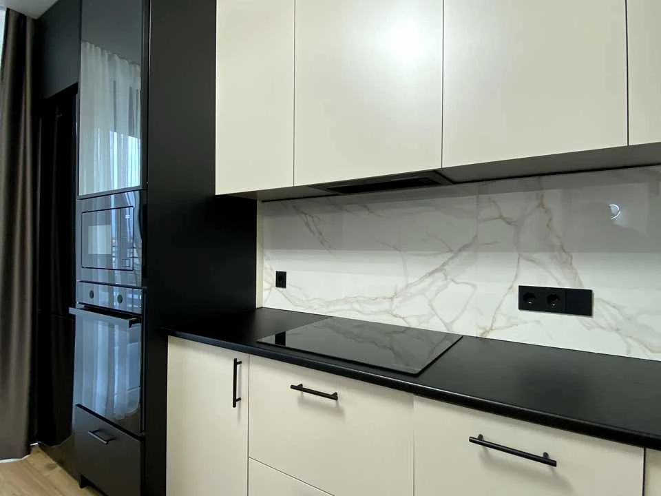 Apartment. Ivano-Frankivsk, Belvederska st.