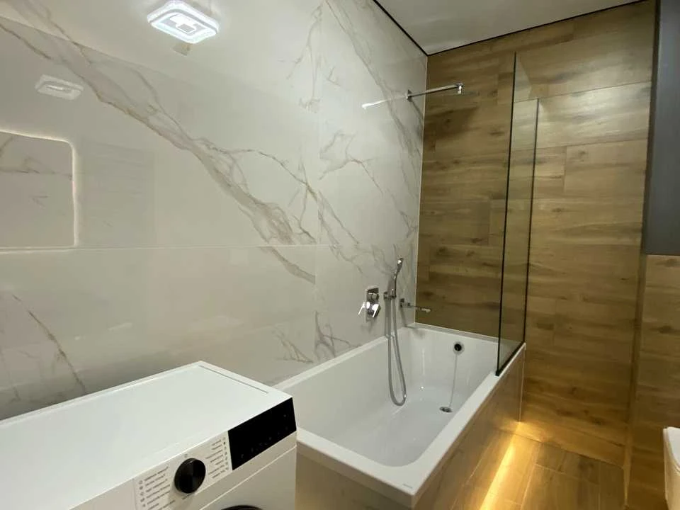 Apartment. Ivano-Frankivsk, Belvederska st.