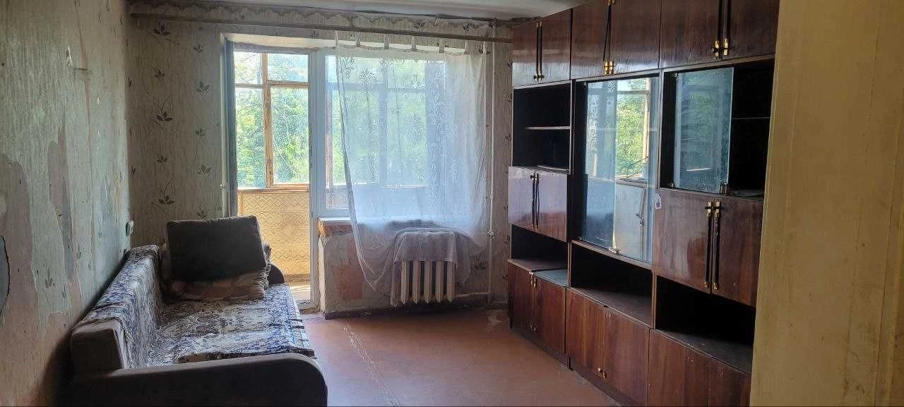 For Sale: 3-room apartment near Alexandrovsky Park, near the ХТЗ and Indushrial metro stations