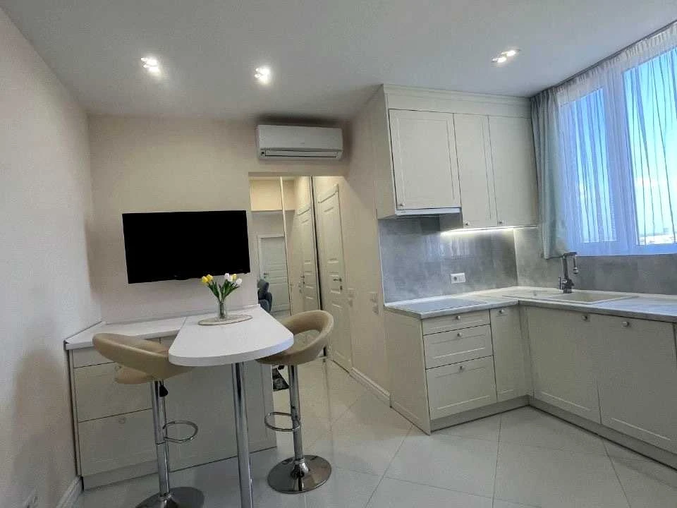 Apartment. Sobornosti Prospect, Kyiv