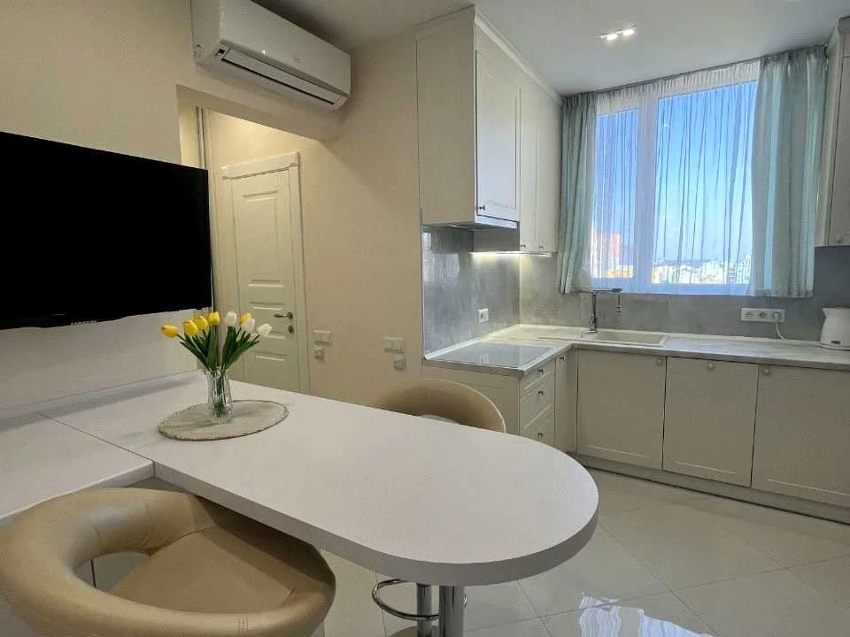 Apartment. Sobornosti Prospect, Kyiv