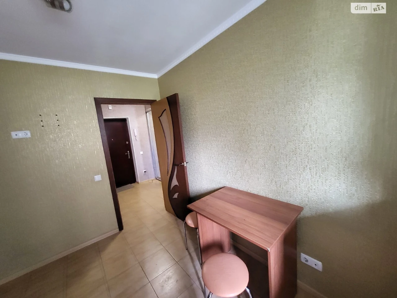 Long-Term Rental Apartment, Academic