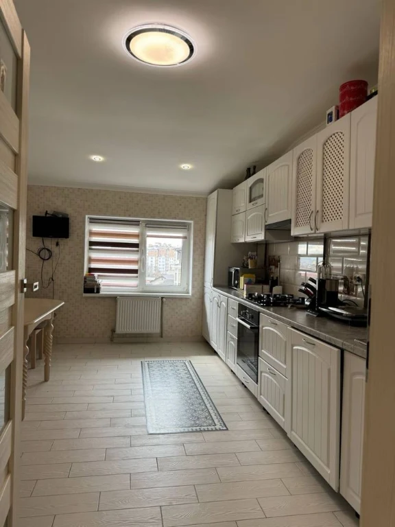 Sale of the cheapest 3-room apartment with renovation in a new building!