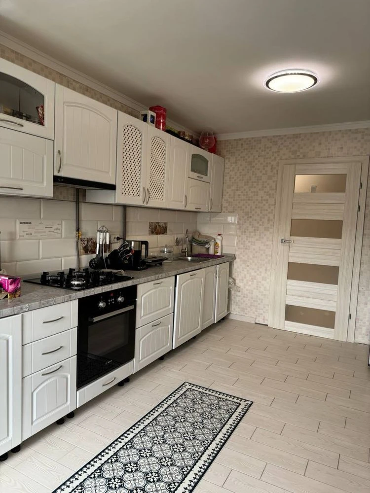 Sale of the cheapest 3-room apartment with renovation in a new building!