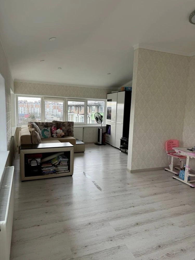 Sale of the cheapest 3-room apartment with renovation in a new building!