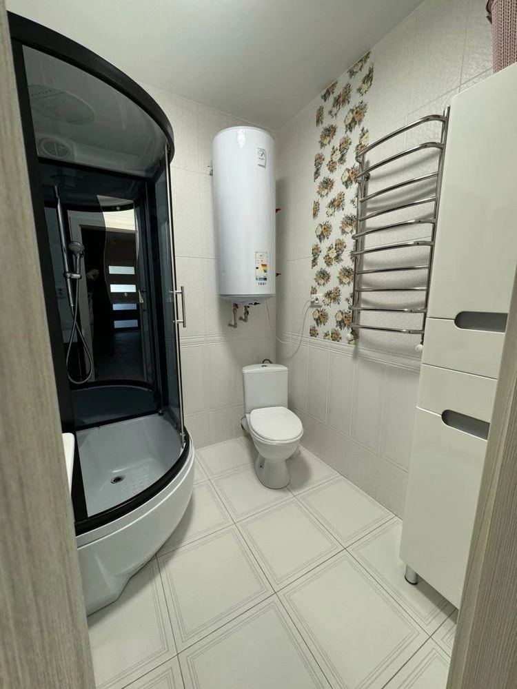 Sale of the cheapest 3-room apartment with renovation in a new building!