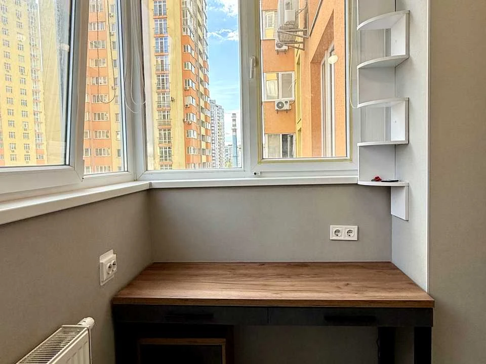 Квартира. Київ, вулиця Сім'ї Кульженків, 37