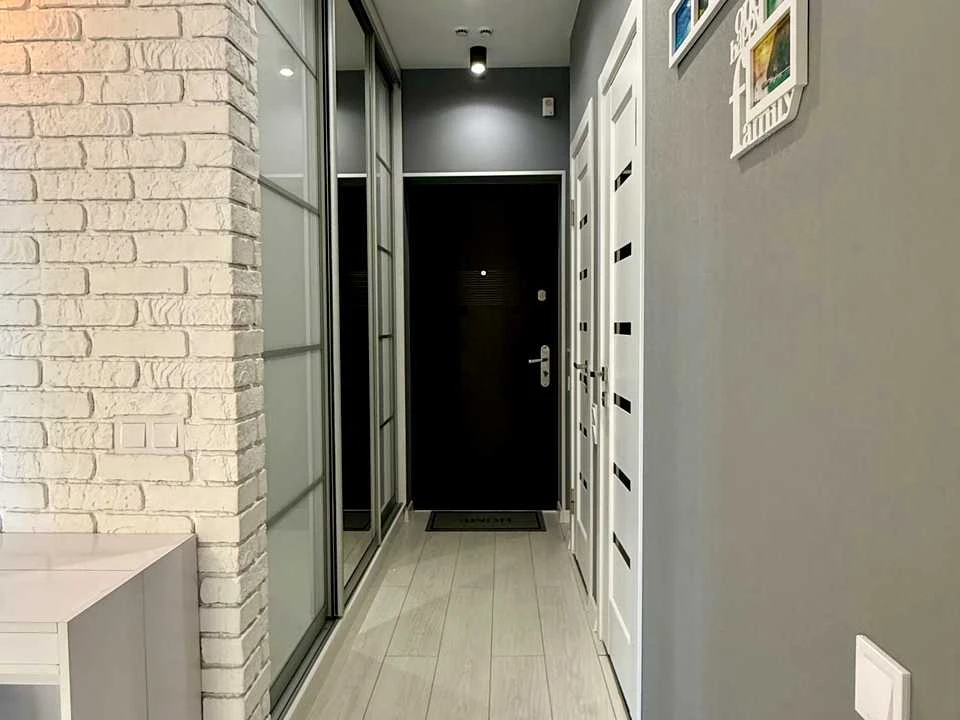 Квартира. Київ, вулиця Сім'ї Кульженків, 37