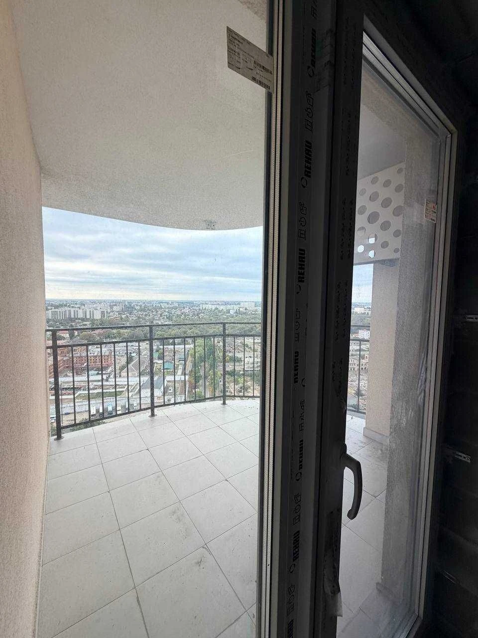Apartment for sale: 3 bedrooms at 68 Pearl Street