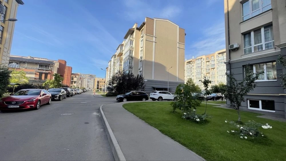 Продається 1-кімнатна квартира з ремонтом "Кришталеві Джерела"