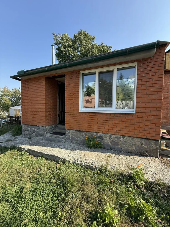 2 окремі + холл , частина будинку 53м² з власним і спільним