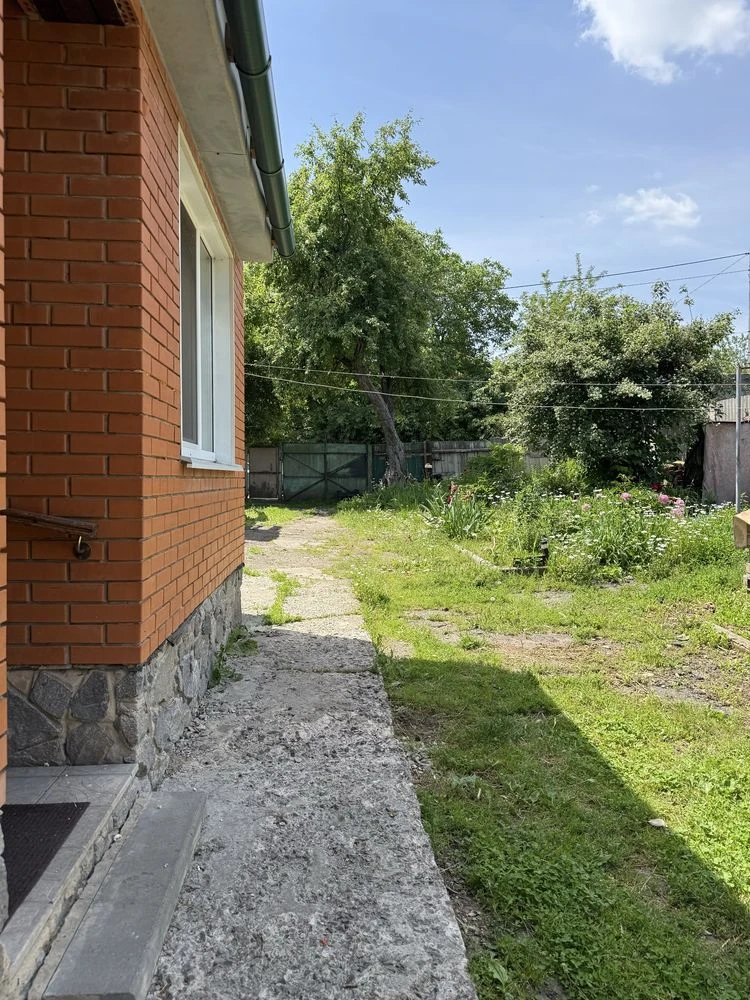 2 окремі + холл , частина будинку 53м² з власним і спільним